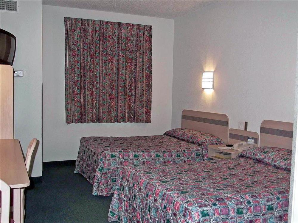 Red Lion Inn & Suites Butte Interior foto